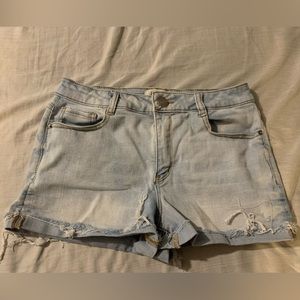 Jolt women’s shorts. Size 9/29w. They have been worn a little bit.
